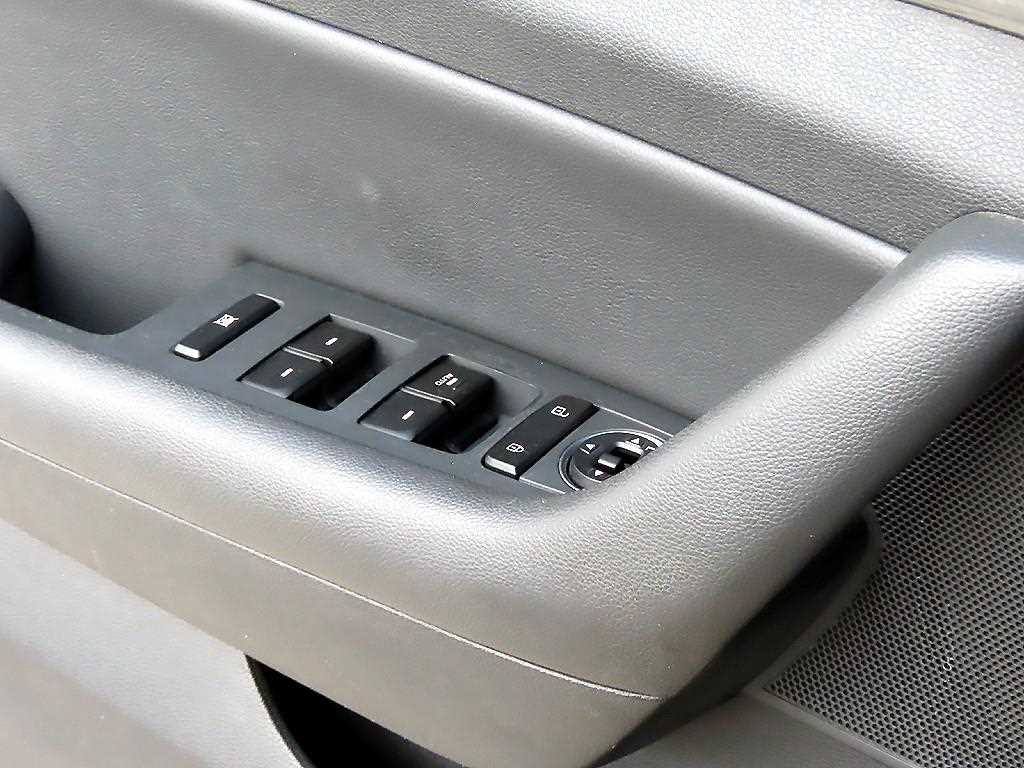 HYUNDAI Sonata - Vista 12