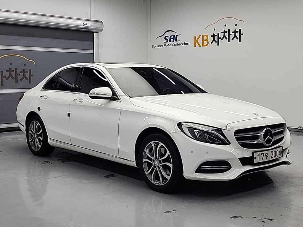 Mercedes Benz C Class - Vista 4