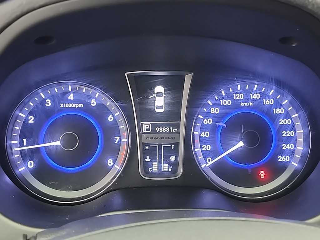 HYUNDAI Grandeur - Vista 6