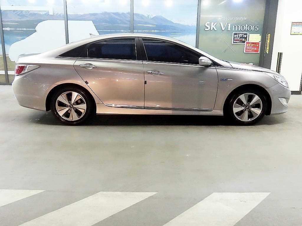 HYUNDAI Sonata - Vista 3