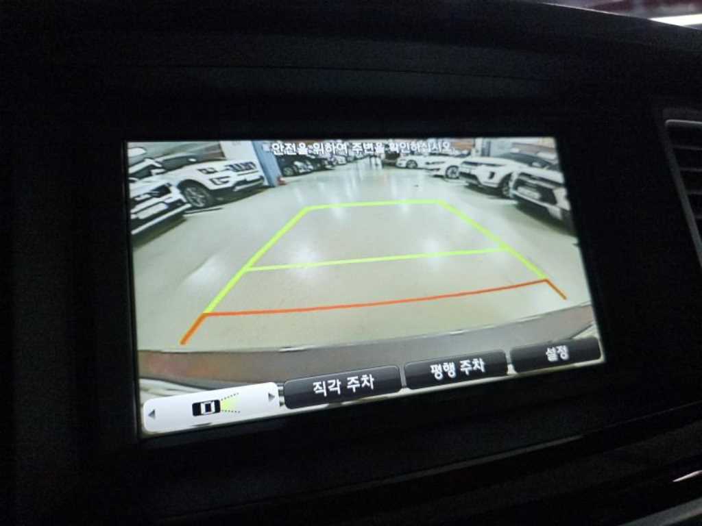 HYUNDAI Genesis - Vista 12