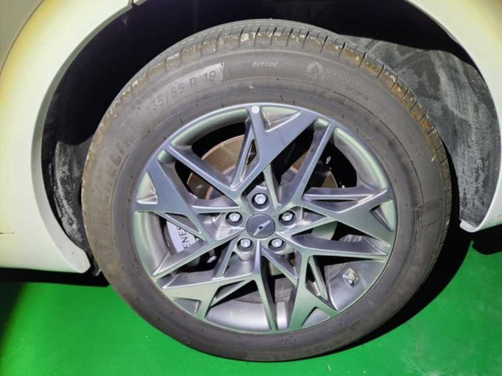 Genesis GV70 2024 Blanco - Importación desde Corea - HF Imports Iquique - Foto 14