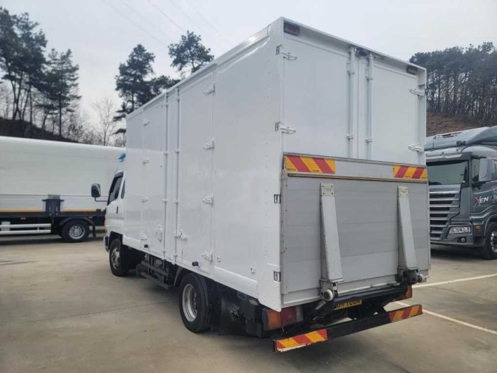 medium and large cargo truck - Vista 8