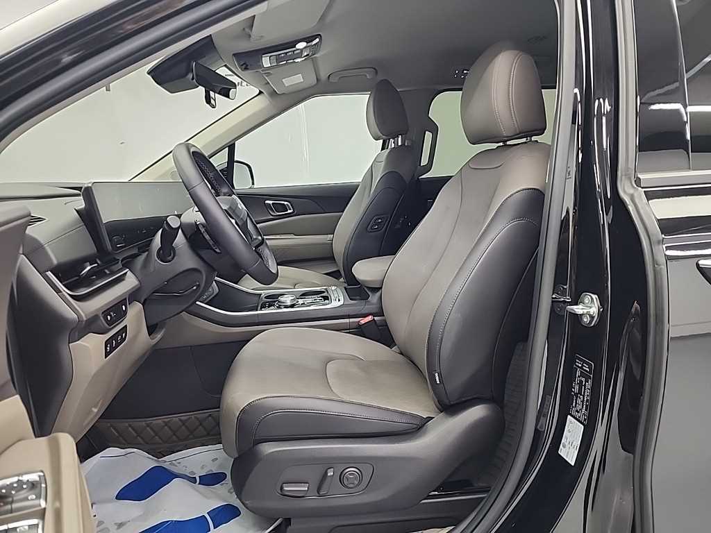 KIA Carnival - Vista 11