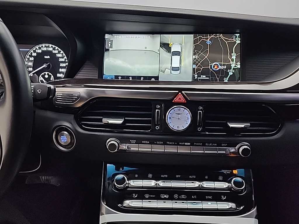 Genesis EQ900 - Vista 10