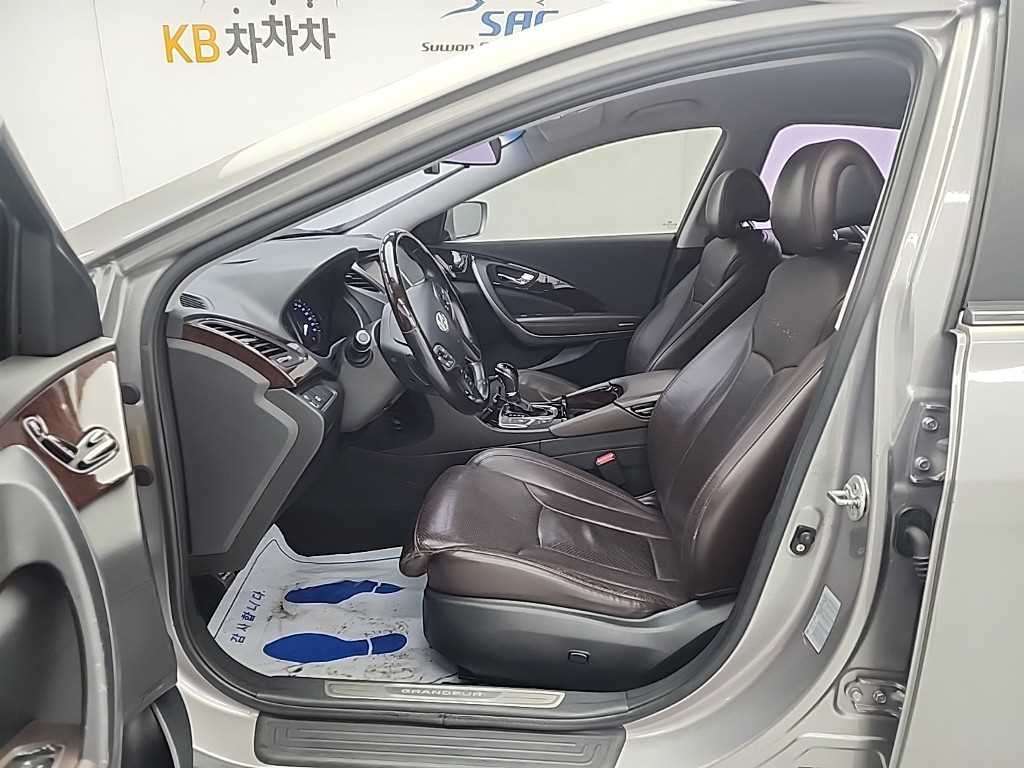 HYUNDAI Grandeur - Vista 11