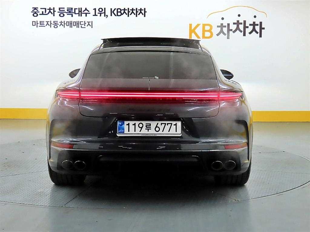 Porsche Panamera - Vista 4