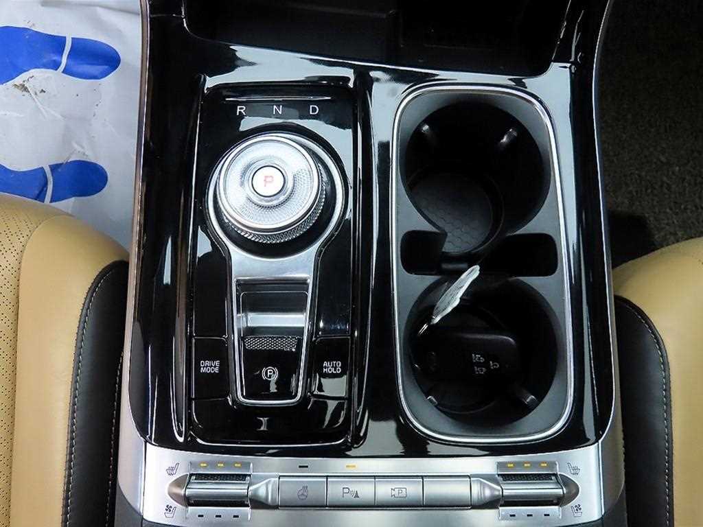 KIA Carnival - Vista 10