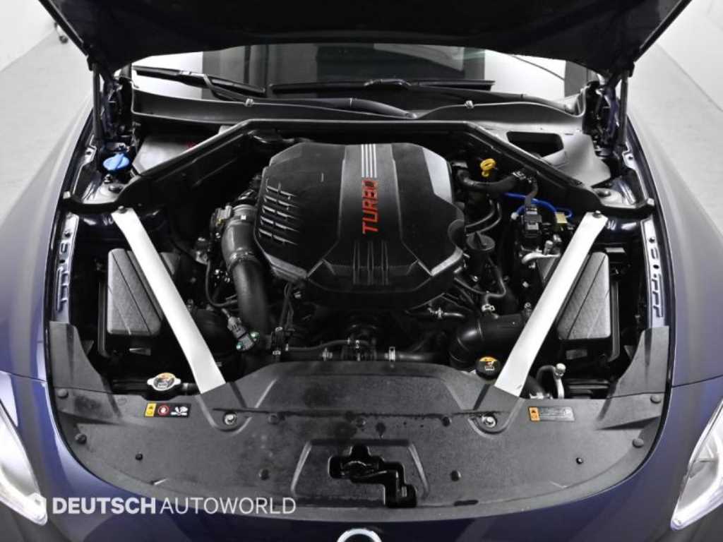 KIA Stinger - Vista 6