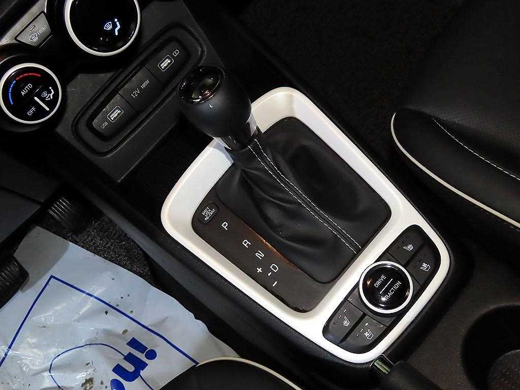 HYUNDAI Venue - Vista 12