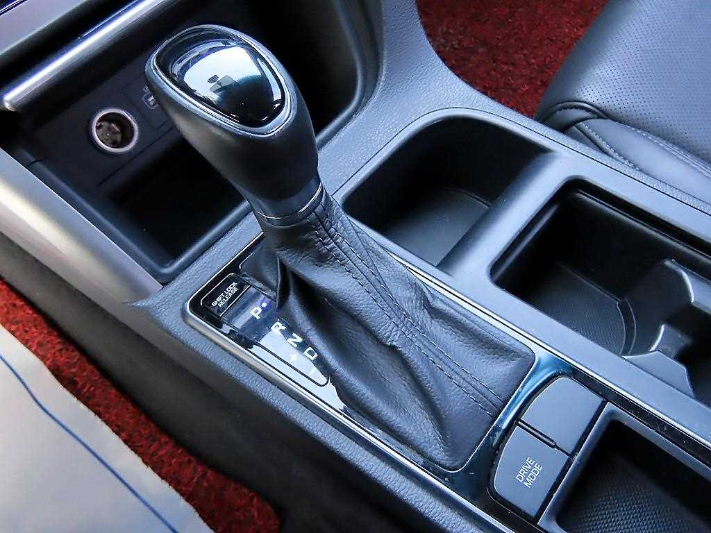 HYUNDAI Sonata - Vista 11