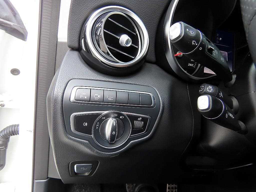 Mercedes Benz GLC Class - Vista 12