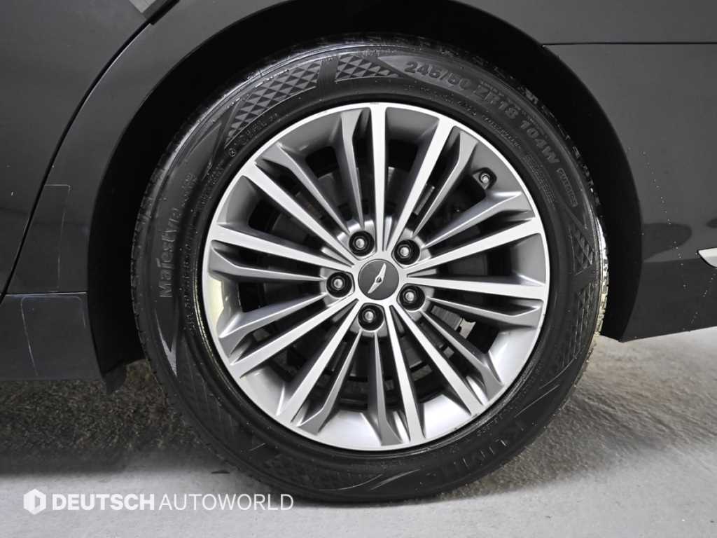 Genesis EQ900 - Vista 5