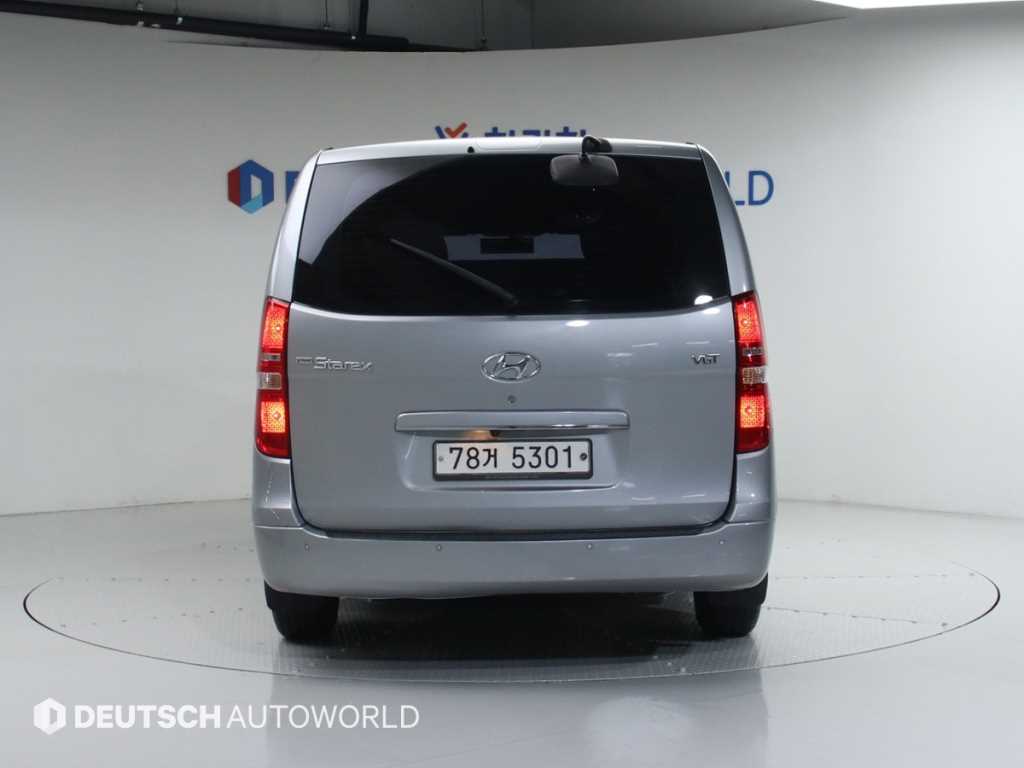 HYUNDAI Starex - Vista 4