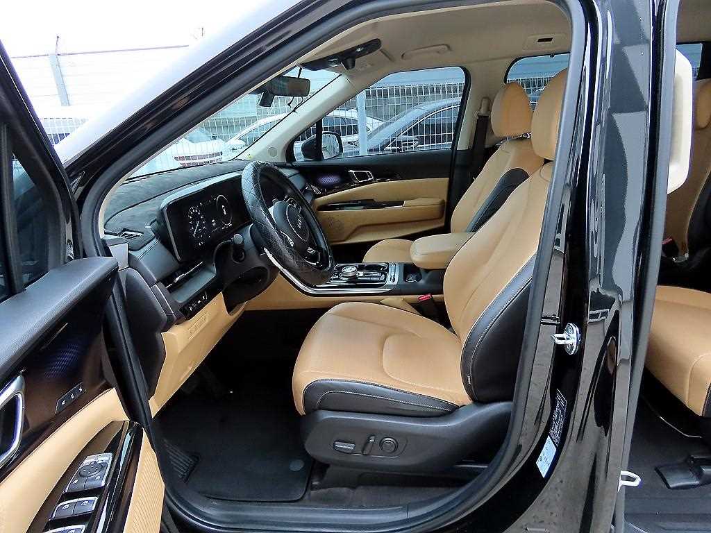 KIA Carnival - Vista 5