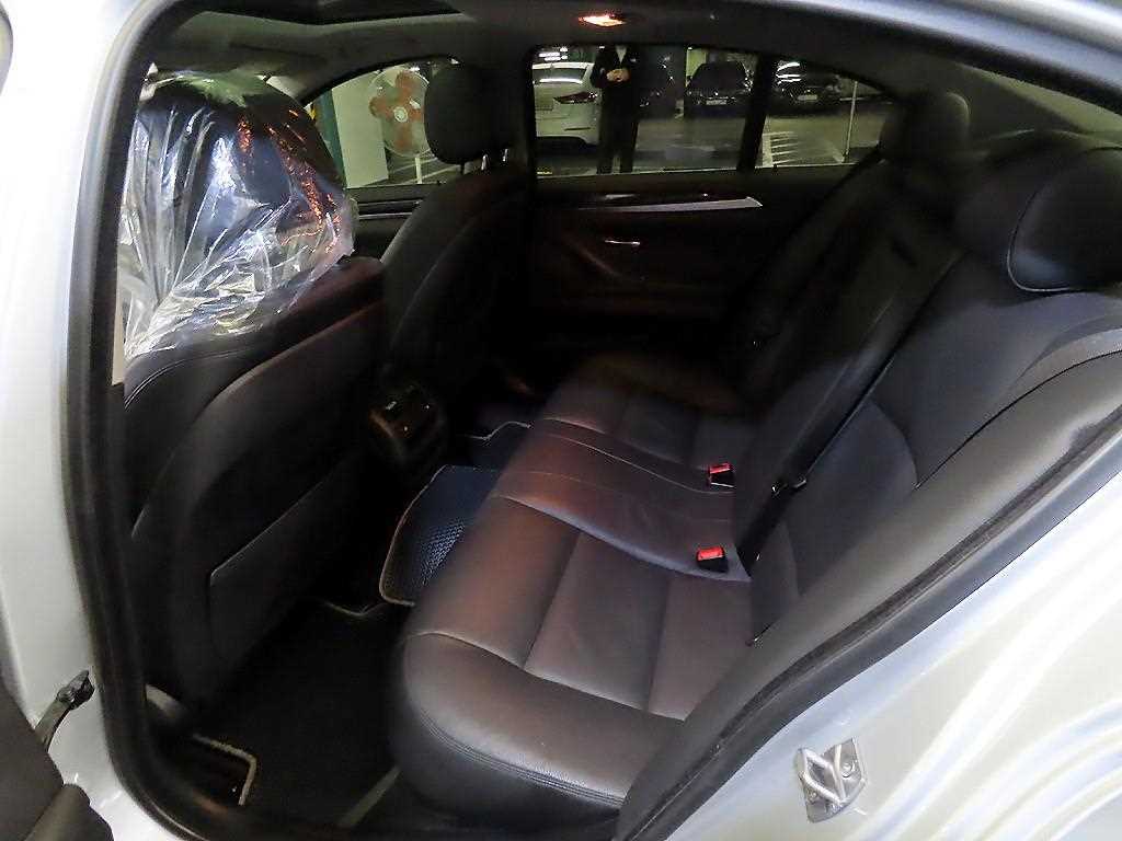 BMW 5 Series - Vista 7