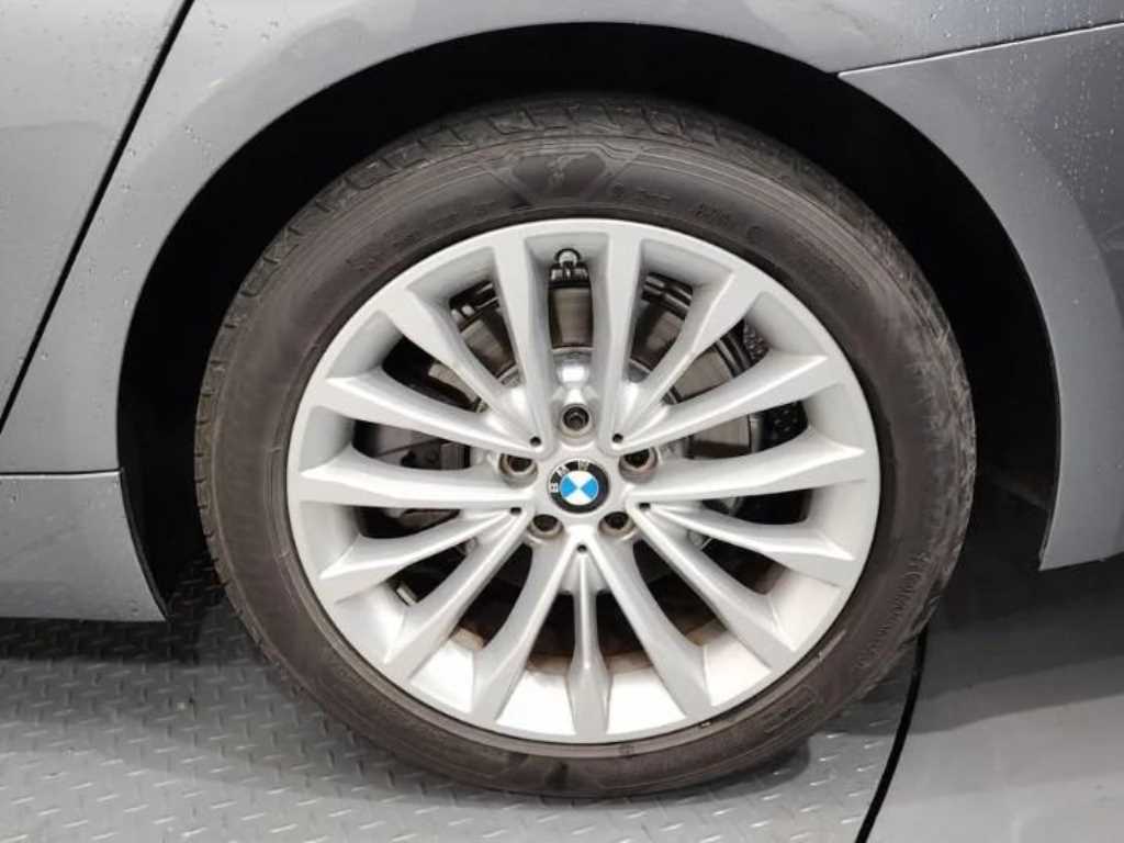 BMW 5 Series - Vista 4
