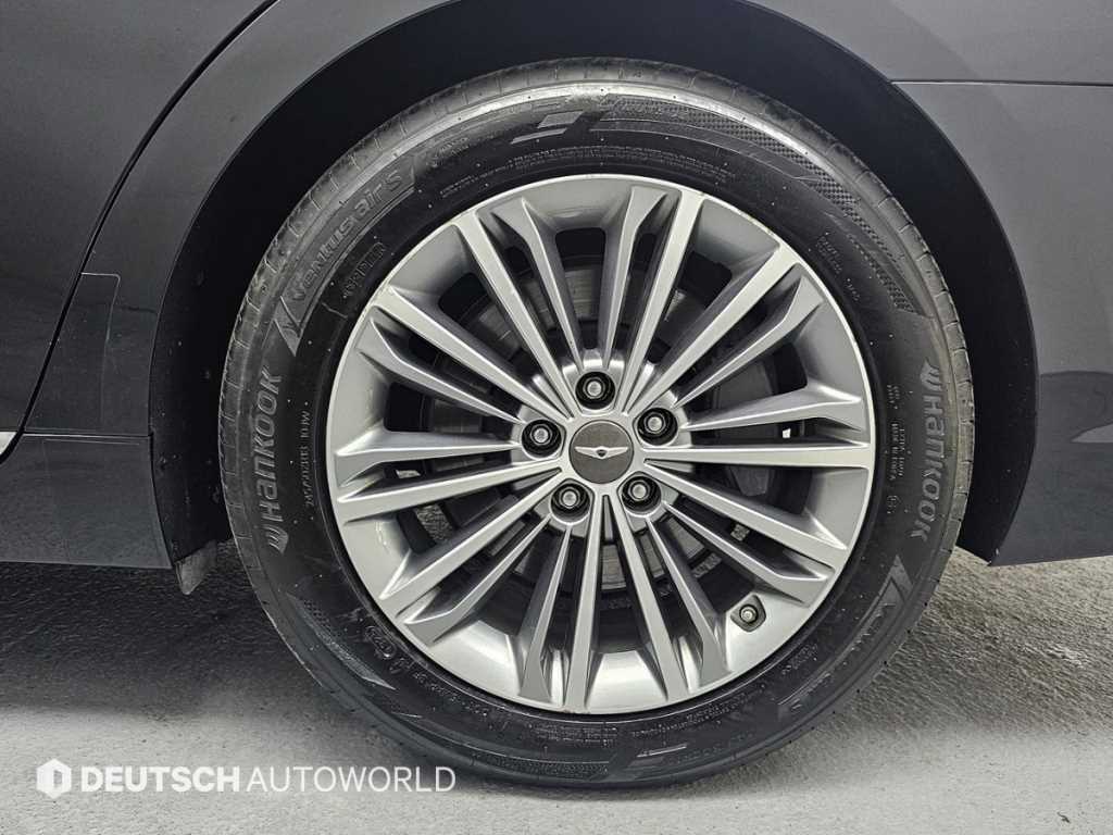 Genesis EQ900 - Vista 5