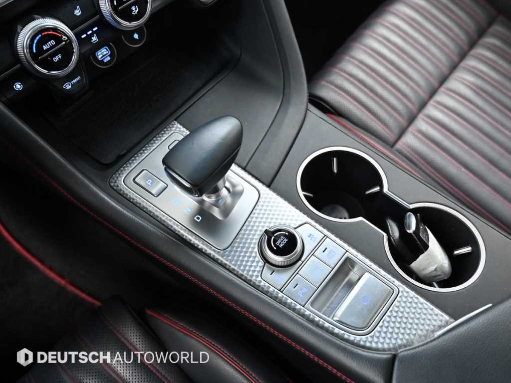 Genesis G70 - Vista 9