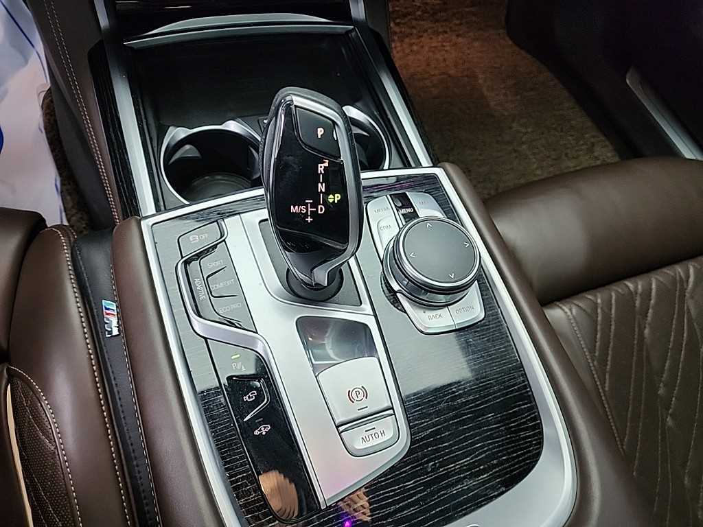 BMW 7 Series - Vista 8