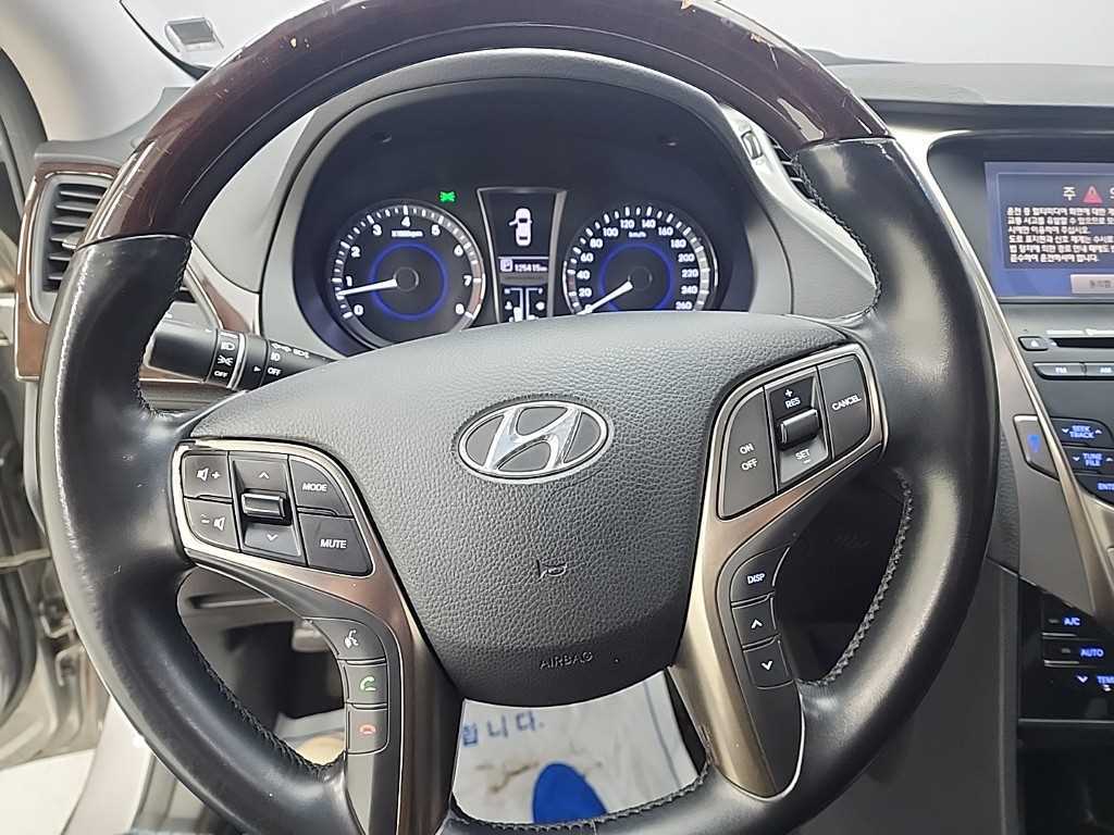 HYUNDAI Grandeur - Vista 9