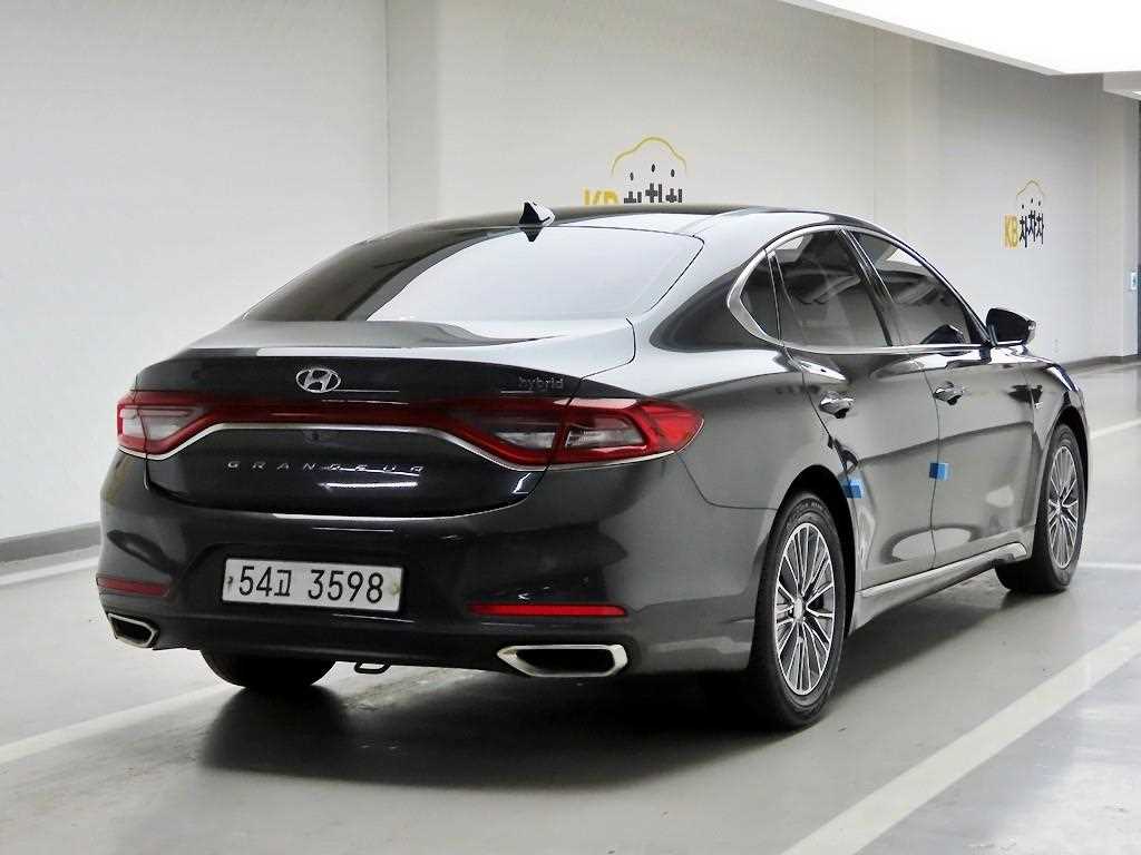 HYUNDAI Grandeur - Vista 4