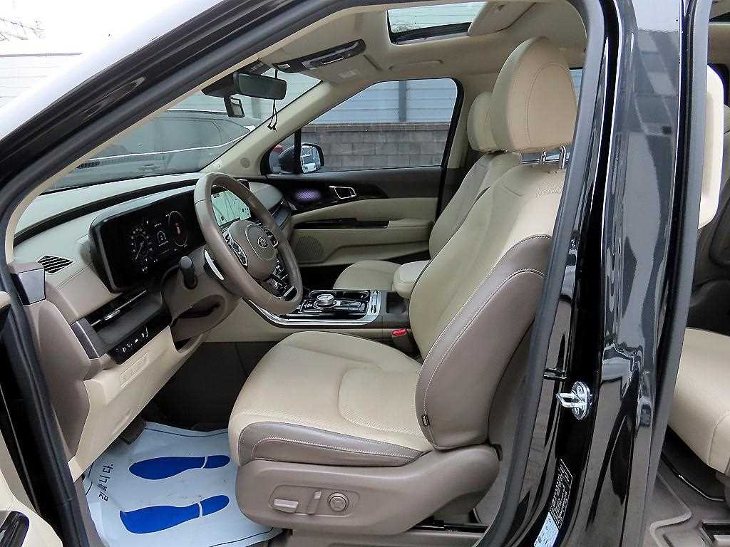 KIA Carnival - Vista 5