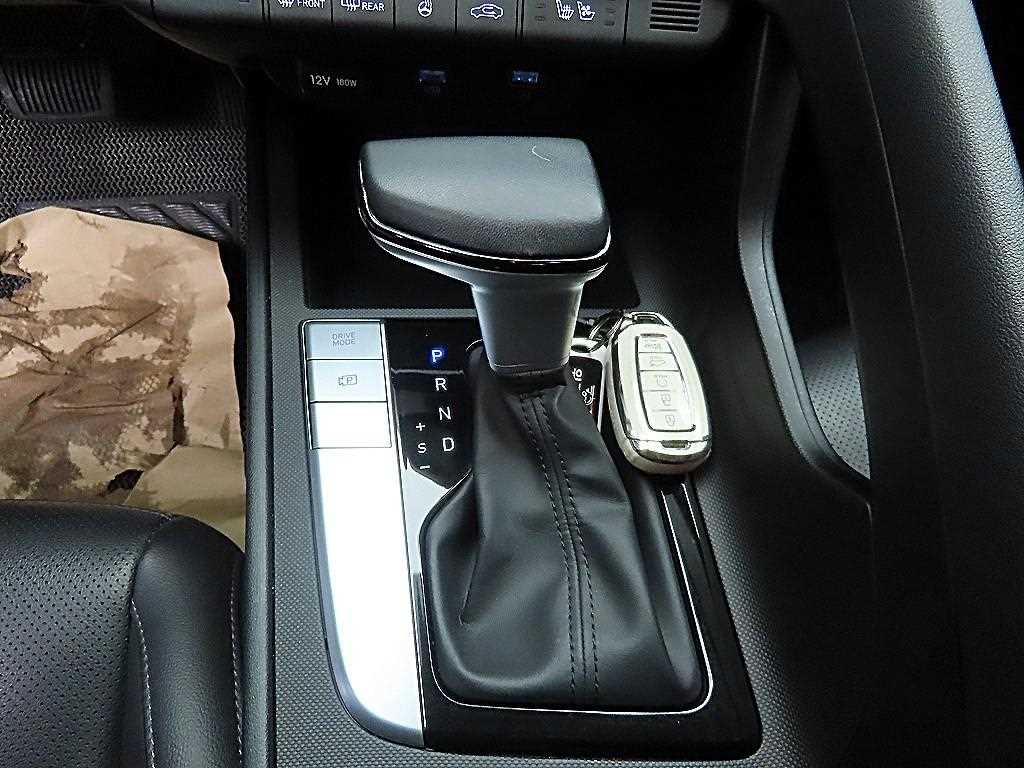 HYUNDAI Avante - Vista 10