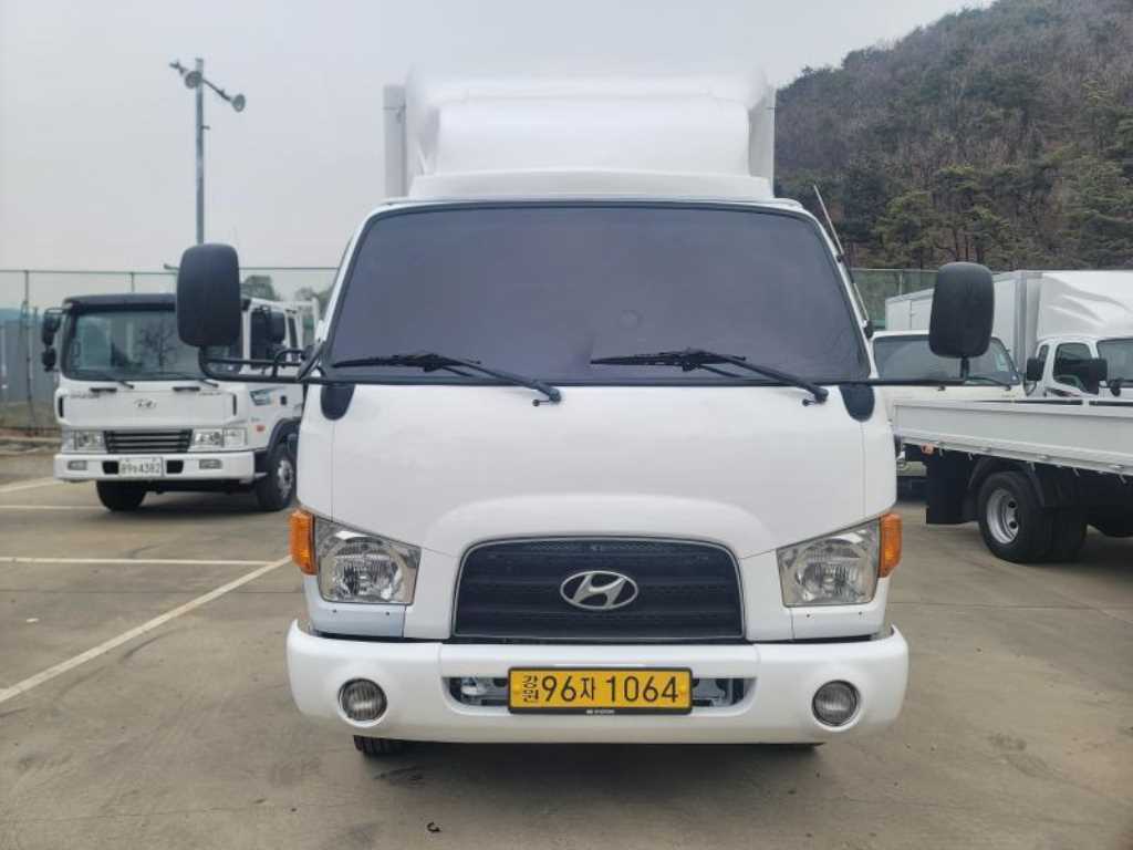 medium and large cargo truck - Vista 3