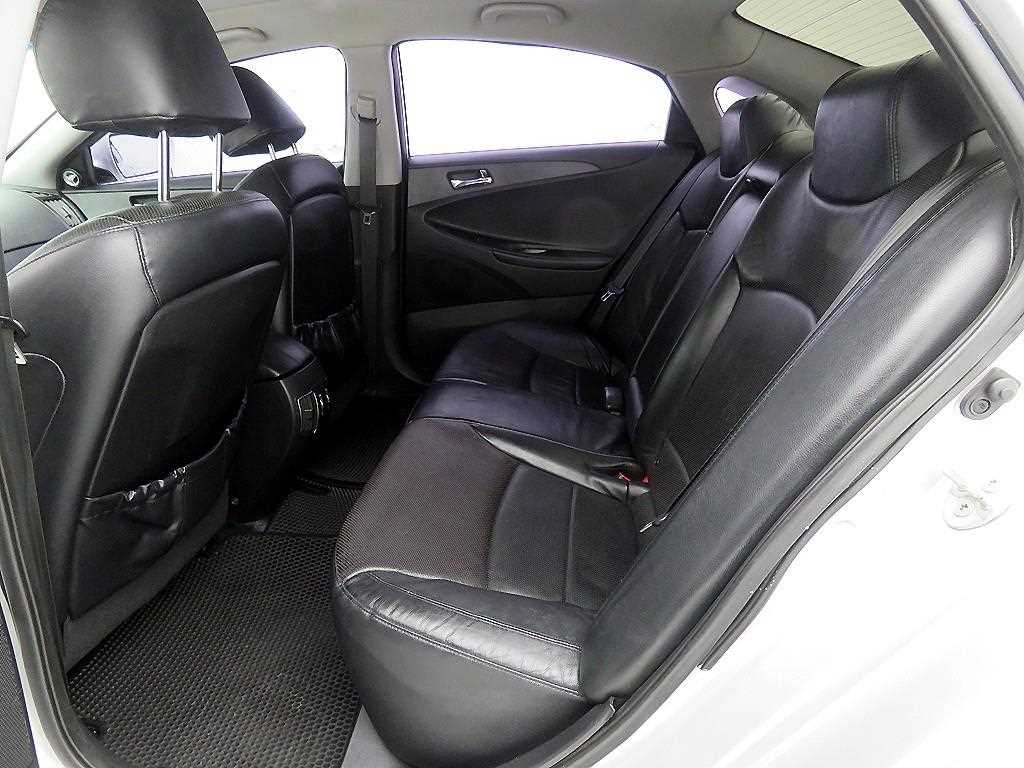 HYUNDAI Sonata - Vista 6