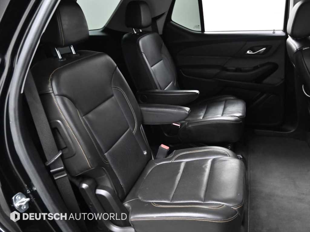 Chevrolet Travers - Vista 12