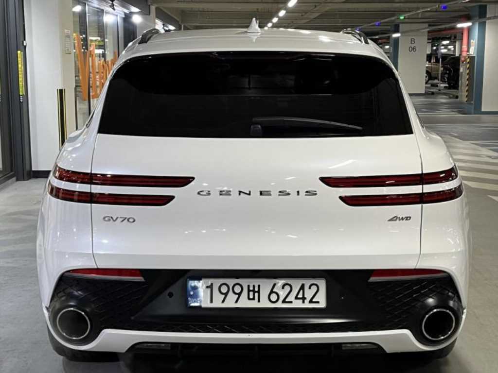 Genesis GV70 - Vista 5