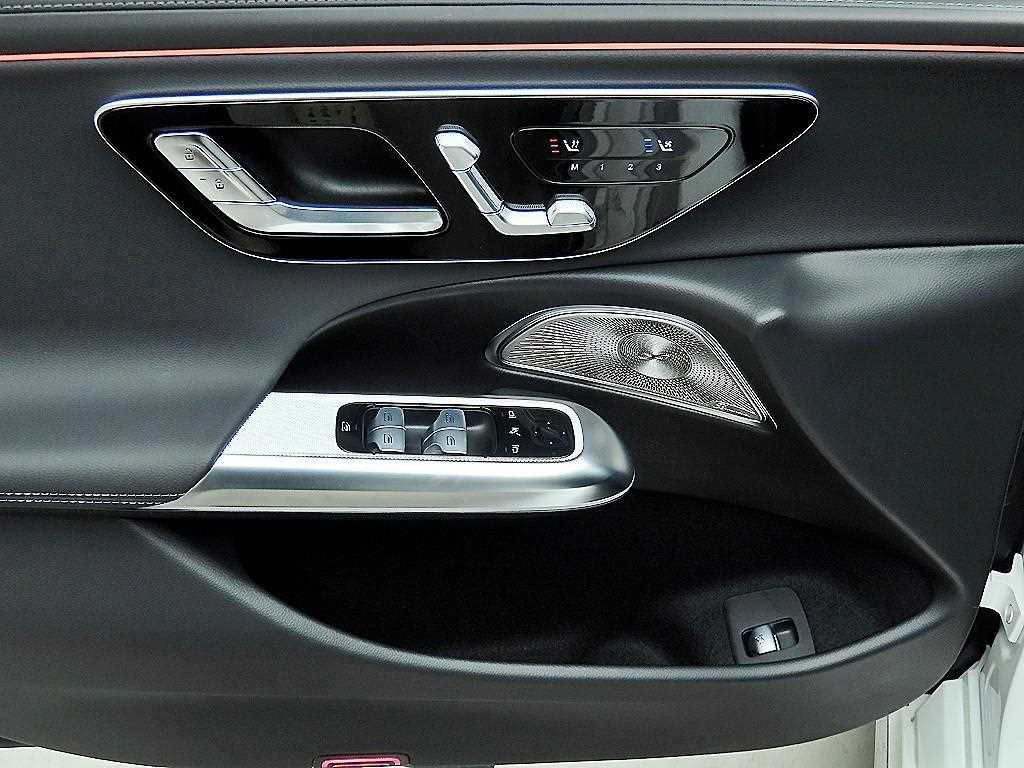 Mercedes Benz E class - Vista 11