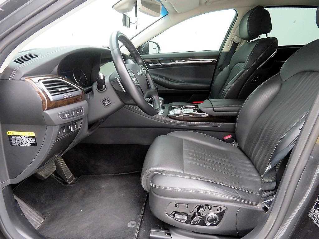 Genesis G90 - Vista 6