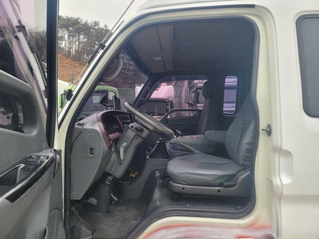 medium and large cargo truck 2014 Blanco - Importación desde Corea - HF Imports Iquique - Foto 13