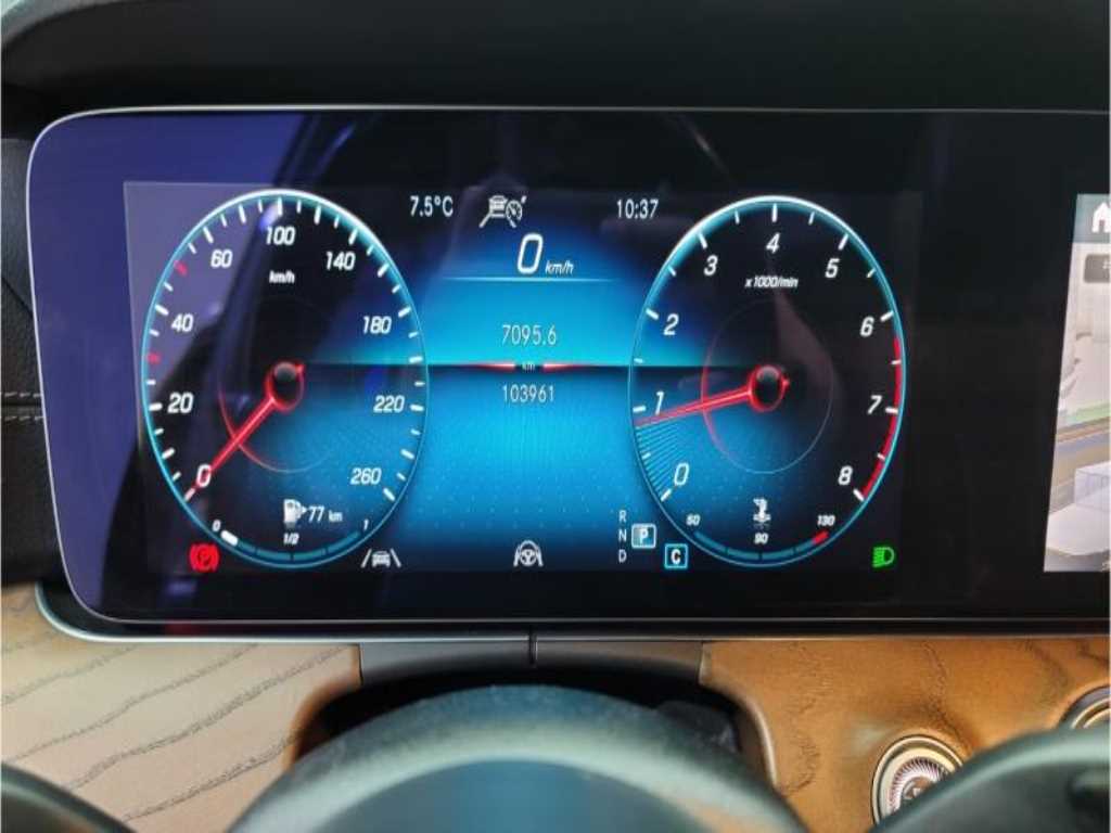 Mercedes Benz E class - Vista 5