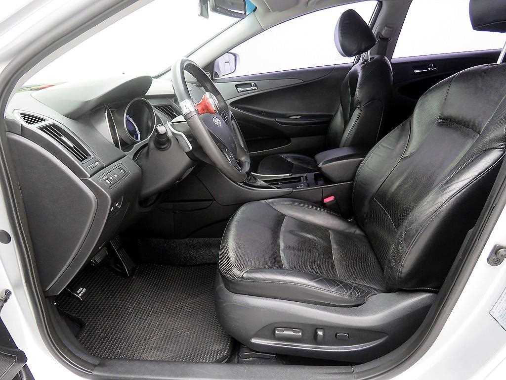 HYUNDAI Sonata - Vista 5