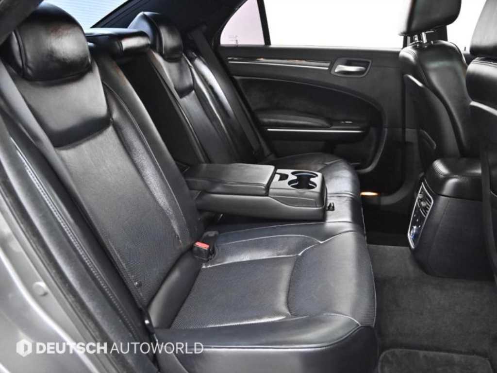 Chrysler 300C - Vista 12