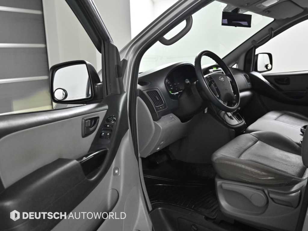 HYUNDAI Starex - Vista 11