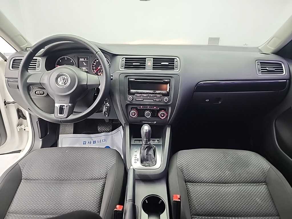 Volkswagen Jetta - Vista 7