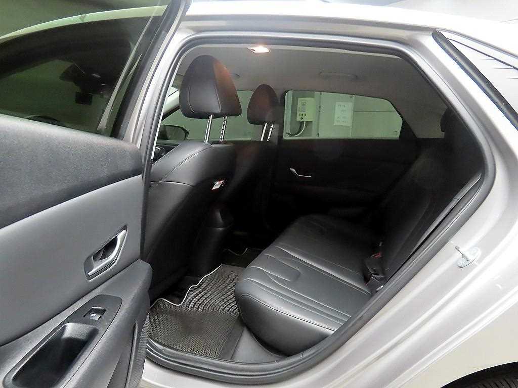 HYUNDAI Avante - Vista 6