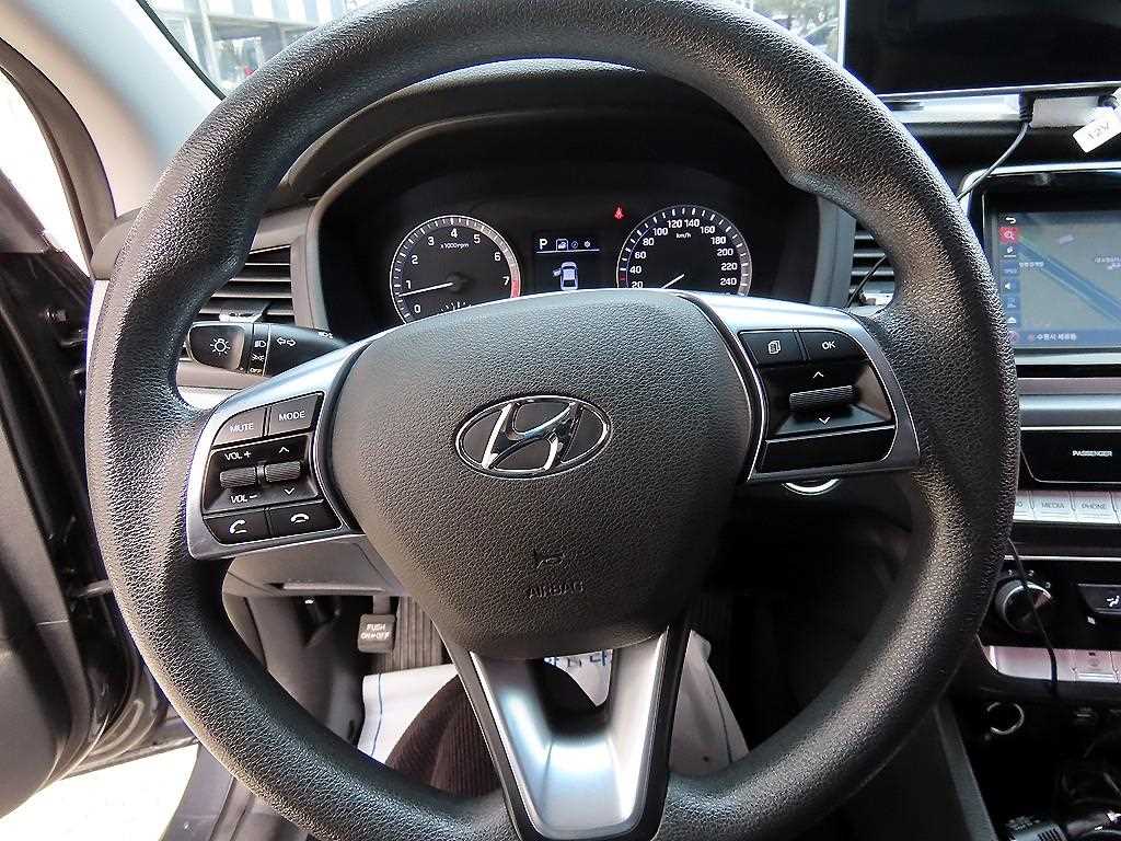 HYUNDAI Sonata - Vista 8