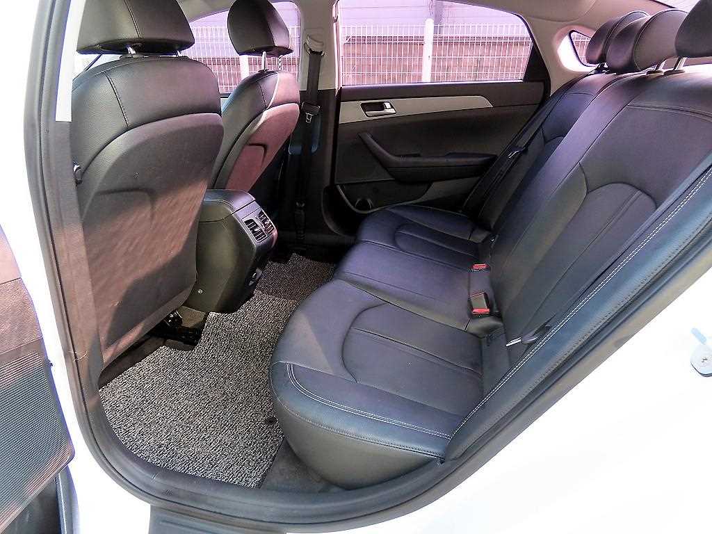 HYUNDAI Sonata - Vista 6