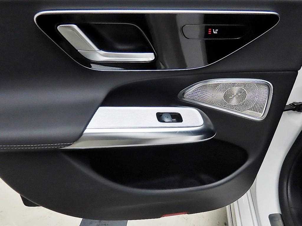 Mercedes Benz E class - Vista 12