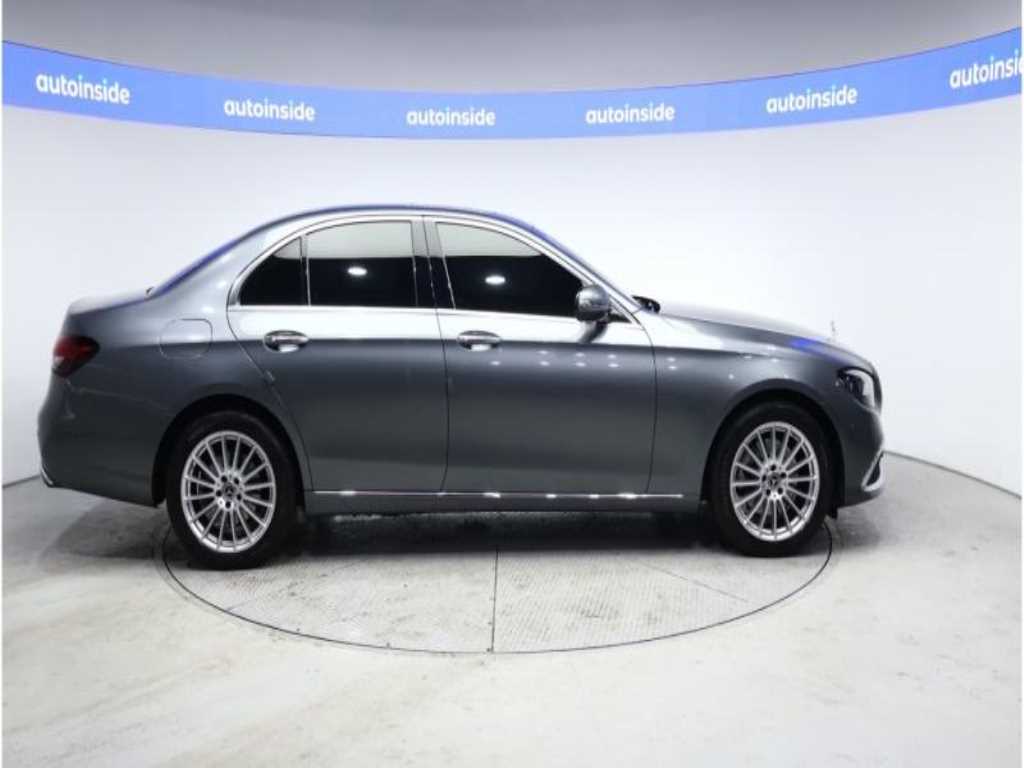 Mercedes Benz E class - Vista 3