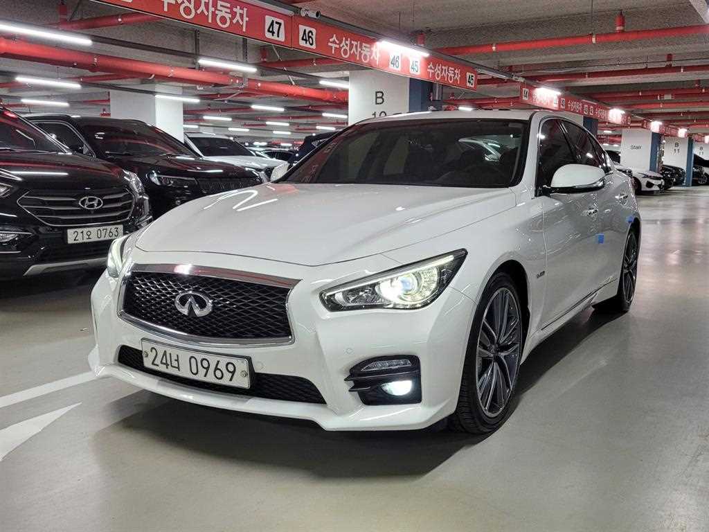 Infiniti Q