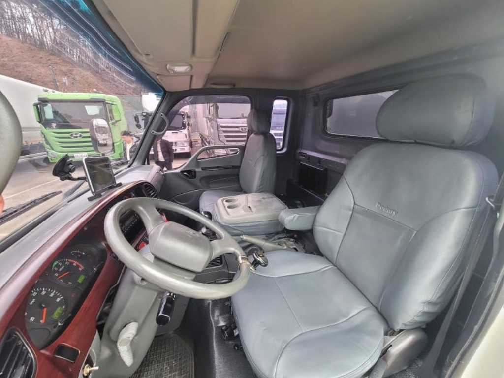 medium and large cargo truck 2014 Blanco - Importación desde Corea - HF Imports Iquique - Foto 14