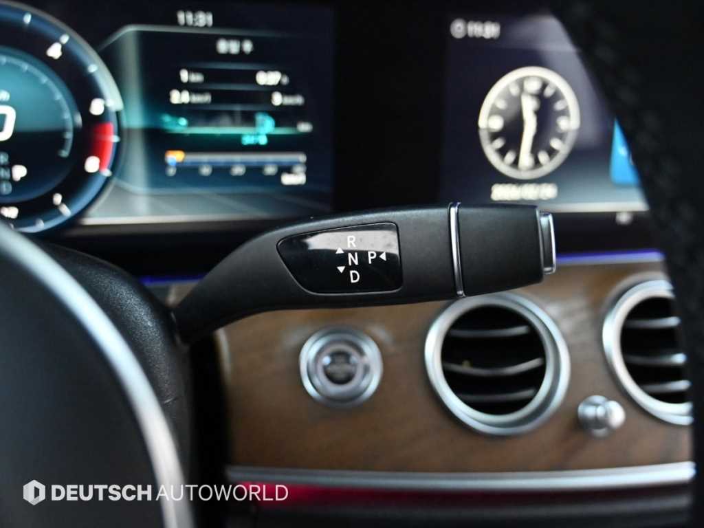 Mercedes Benz E class - Vista 9