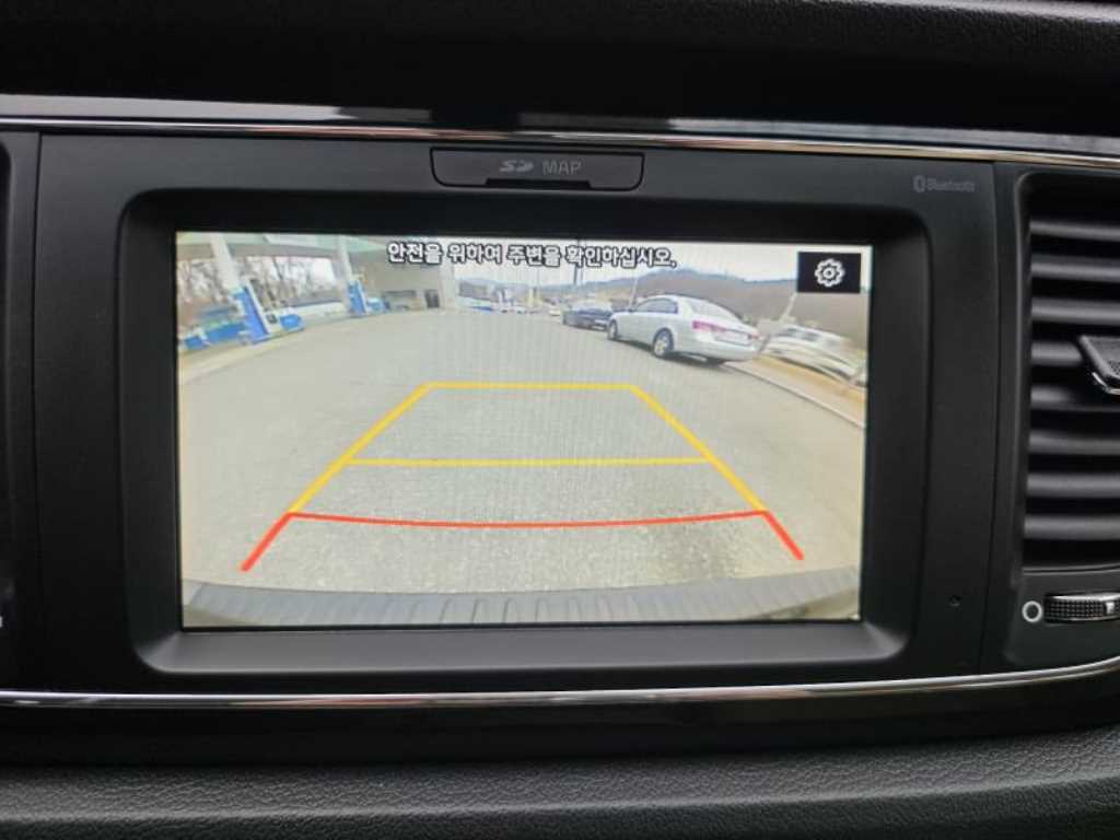 KIA Carnival - Vista 8