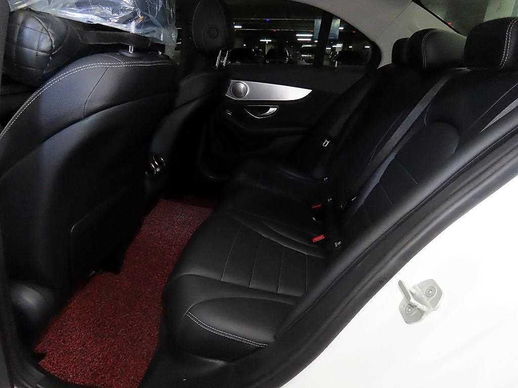 Mercedes Benz C Class - Vista 7